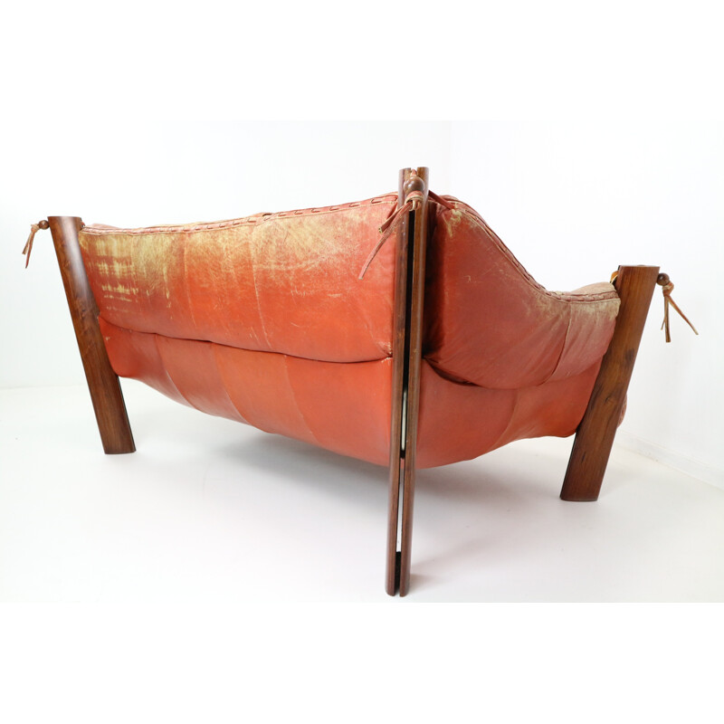 Two-Seater sofa MP-211 by Percival Lafer in wood and leather - 1970q