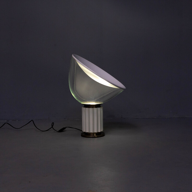 Lampe de table vintage "Taccia" par Achille et Pier Giacomo Castiglioni pour Flos