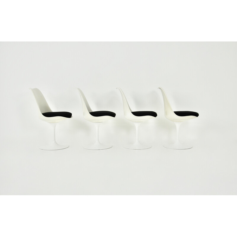 Set of 4 vintage Tulip chairs by Eero Saarinen for Knoll International, 1970