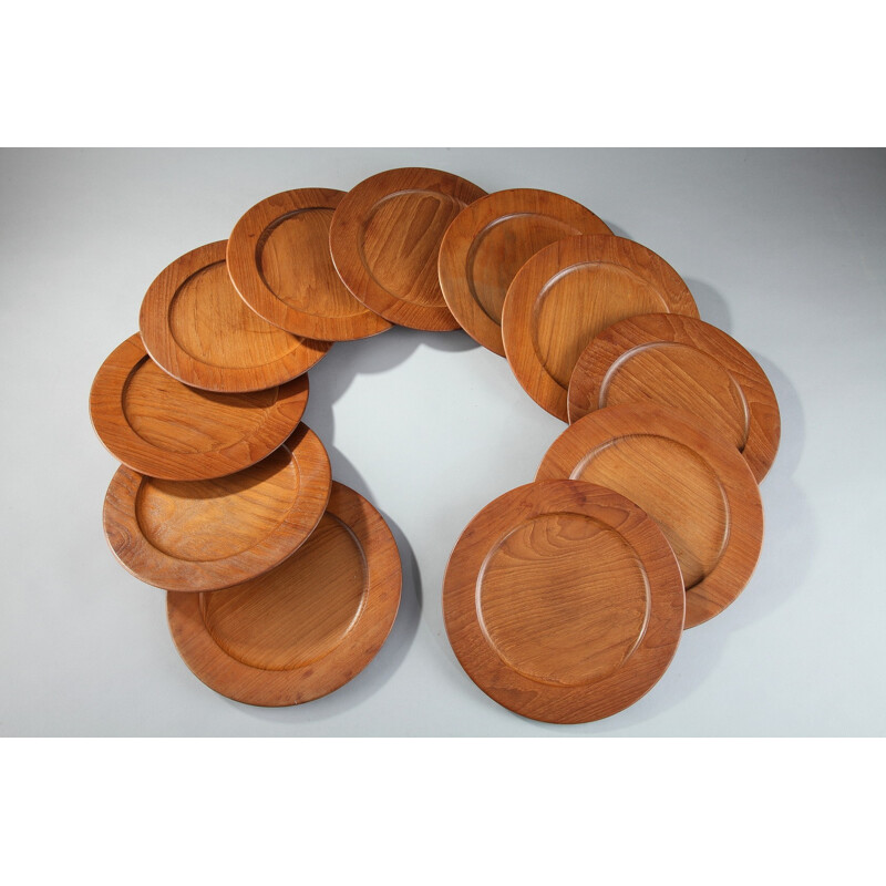 Set of 11 Scandinavian plates in teak - 1960s