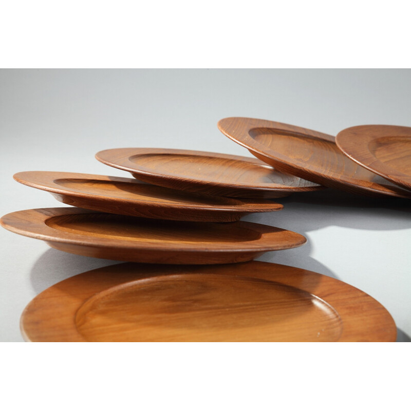 Set of 11 Scandinavian plates in teak - 1960s