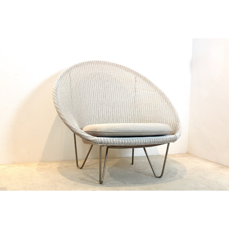 Vintage Lloyd loom lounge chair in greyish white