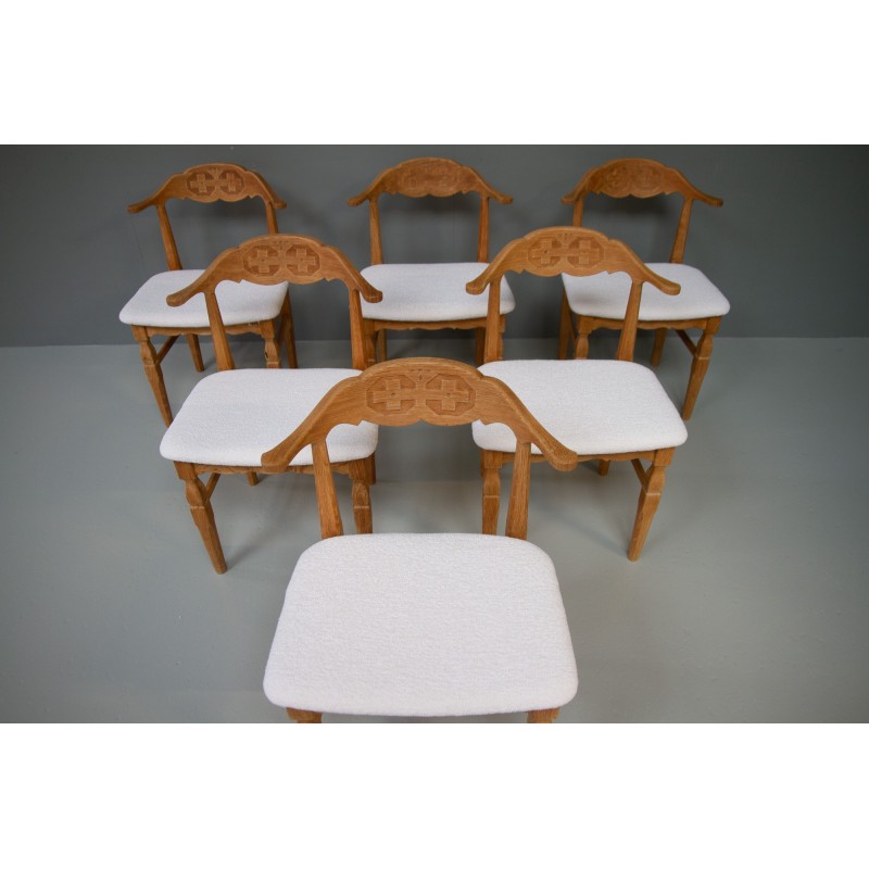 Set of 6 vintage oak and bouclé chairs by Henning Kjærnulf, Denmark 1960s