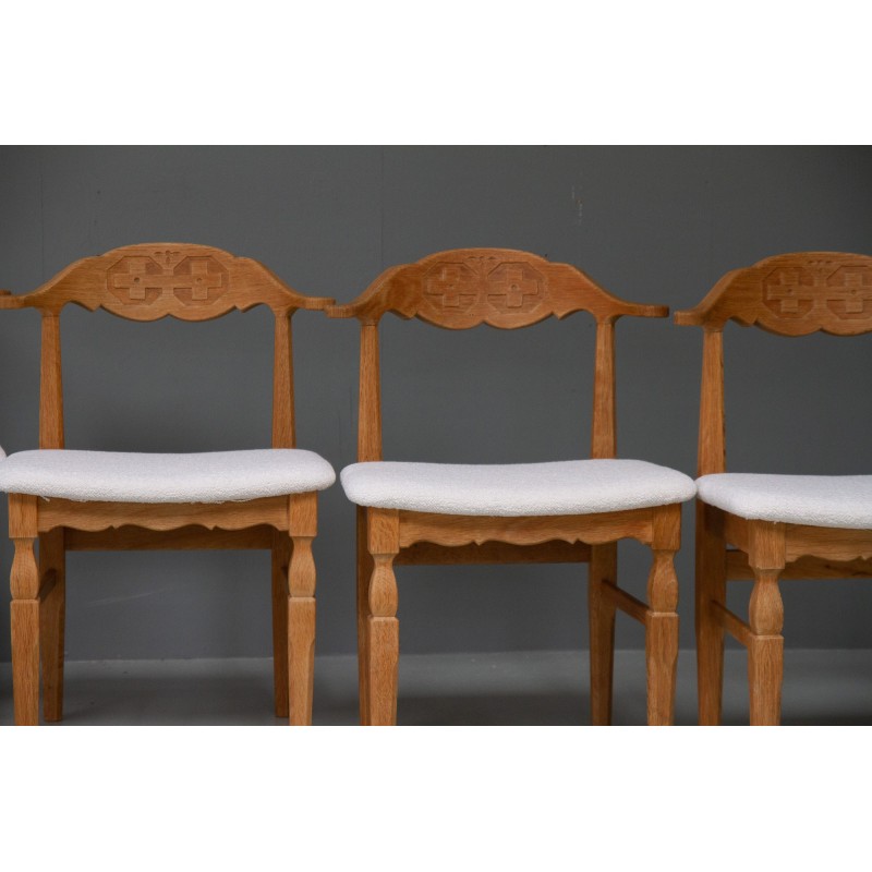 Set of 6 vintage oak and bouclé chairs by Henning Kjærnulf, Denmark 1960s