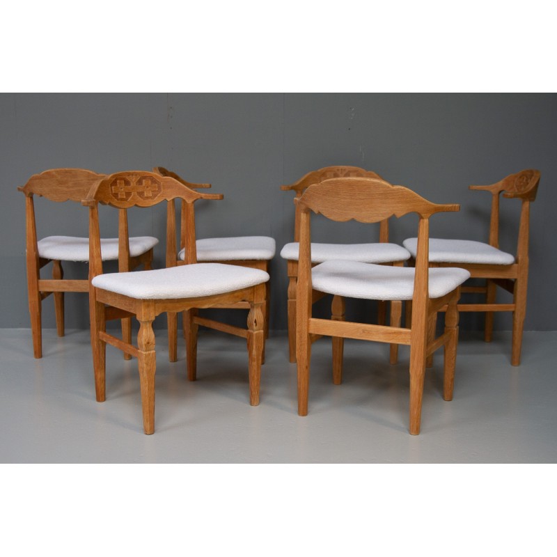 Set van 6 vintage eiken en bouclé stoelen van Henning Kjærnulf, Denemarken 1960