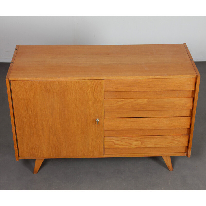 Commode vintage en chêne modèle U-458 par Jiri Jiroutek pour Interier Praha, 1960