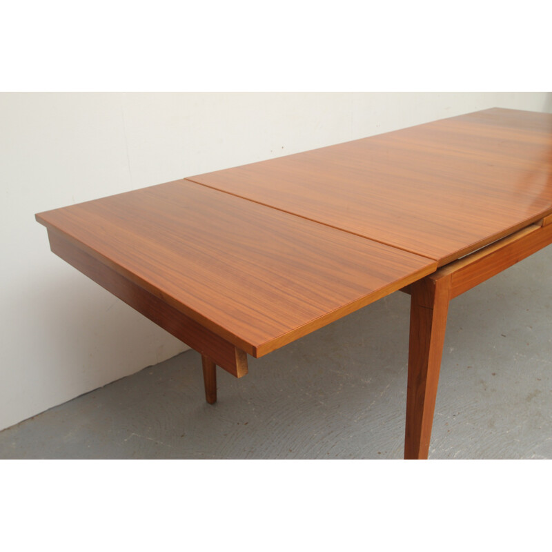 Extendable dining table in walnut - 1960s