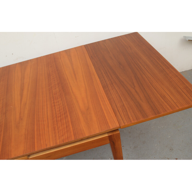 Extendable dining table in walnut - 1960s