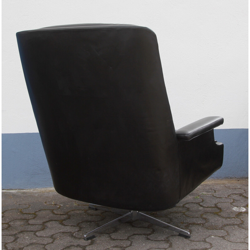 Black leather vintage armchair - 1960s