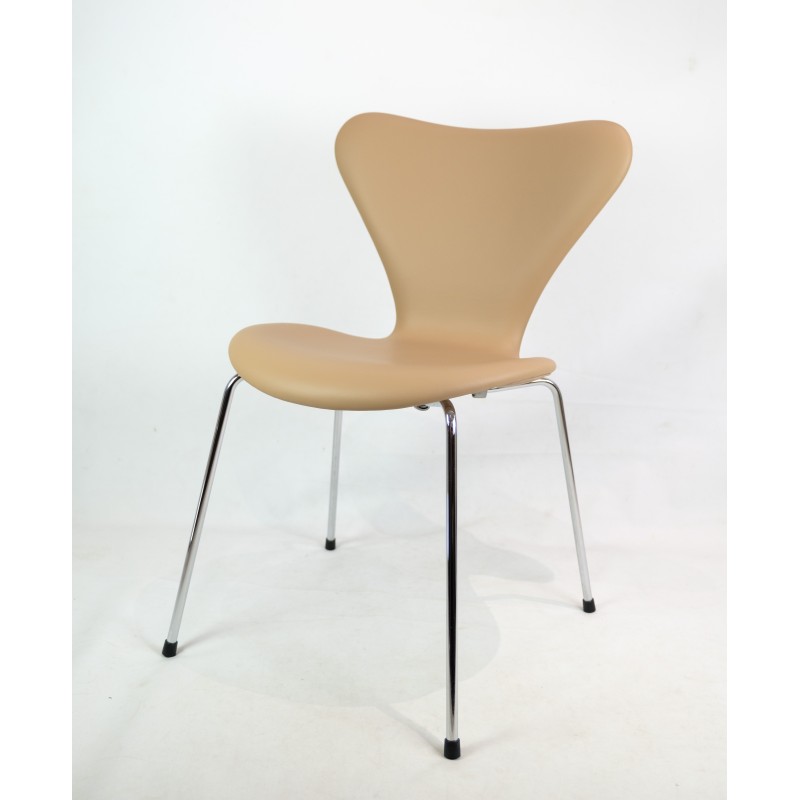 Set of 4 vintage Seven chairs model 3107 by Arne Jacobsen for Fritz Hansen