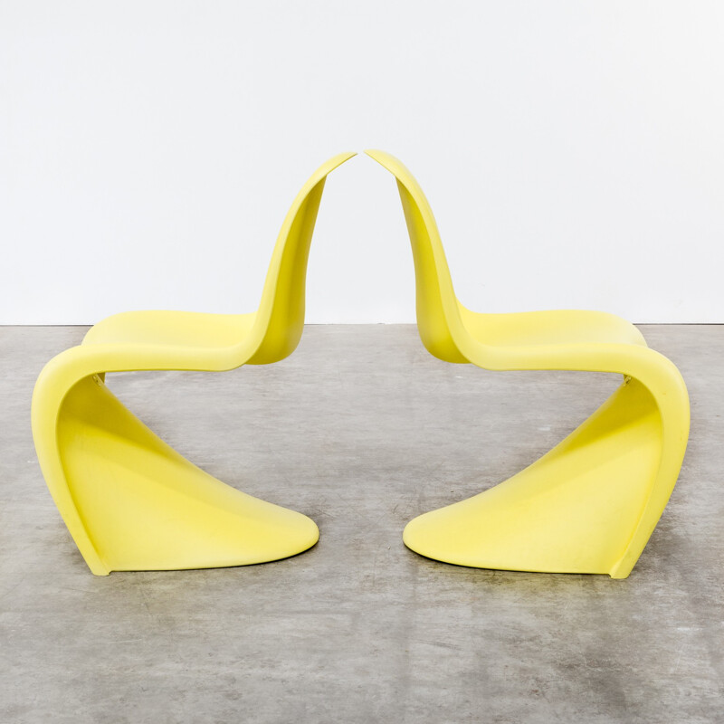 Set of 7 yellow "panton" chair by Verner Panton  for Vitra 