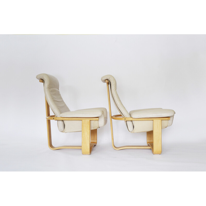 Pair of vintage Scandinavian beige Manta armchairs by Ingmar Relling for Westnofa, Norway 1970s
