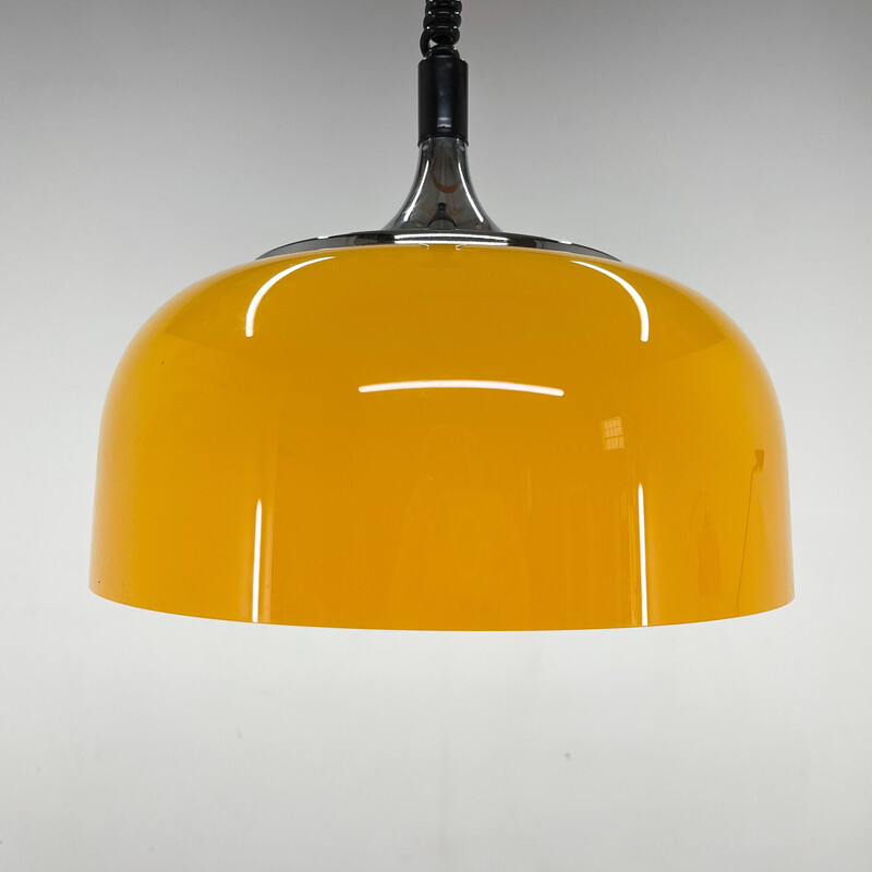 Mid century gele hanglamp van Harvey Guzzini voor Meblo, Italië 1970