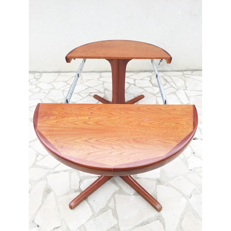 Scandinavian table with central legs for Faarup Møbelfabrik - 1960s