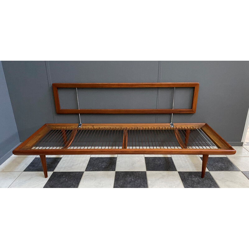 Vintage rustbed van Peter Hvidt voor Frankrijk en Daverkosen