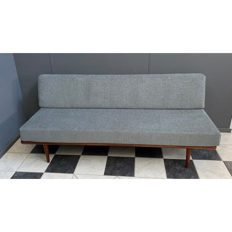 Vintage resting bed by Peter Hvidt for France and Daverkosen