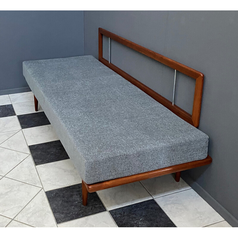 Vintage resting bed by Peter Hvidt for France and Daverkosen