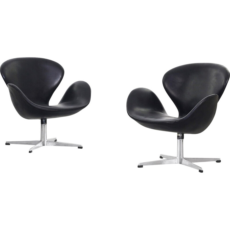 Pair of Swan armchairs by Arne Jacobsen for Fritz Hansen - 1960s