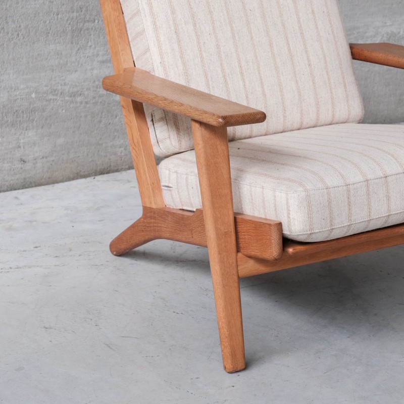 Paar mid-century Deense eikenhouten fauteuils Ge290 van Hans J Wegner voor Getama