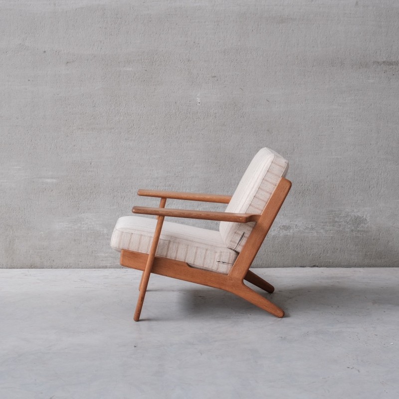 Pareja de sillones daneses de mediados de siglo en madera de roble Ge290 de Hans J Wegner para Getama