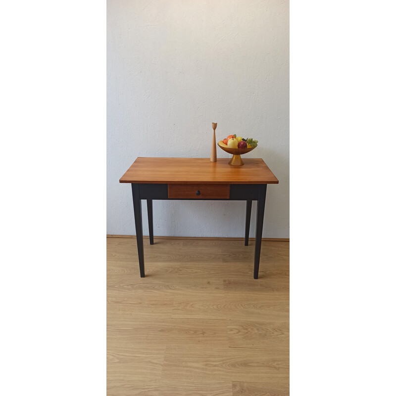 Tavolo da cucina minimalista vintage in legno