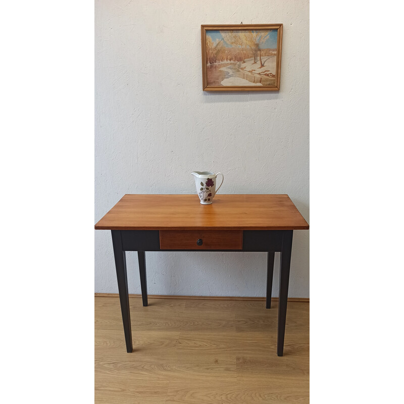 Vintage minimalistische houten keukentafel