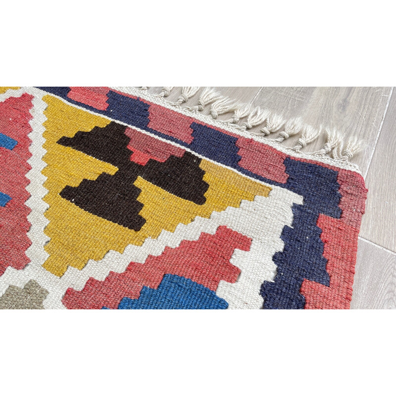 Vintage kilim rug in pure wool