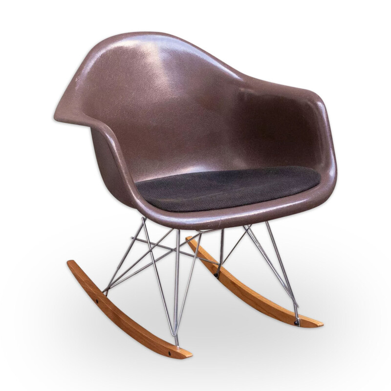 Chaise à bascule vintage Seal Brown de Charles et Ray Eames pour Mobilier International, 1970