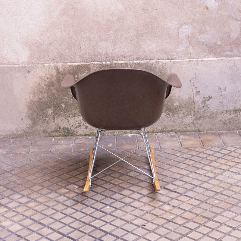 Seal Brown vintage rocking chair by Charles and Ray Eames for Mobilier International, 1970