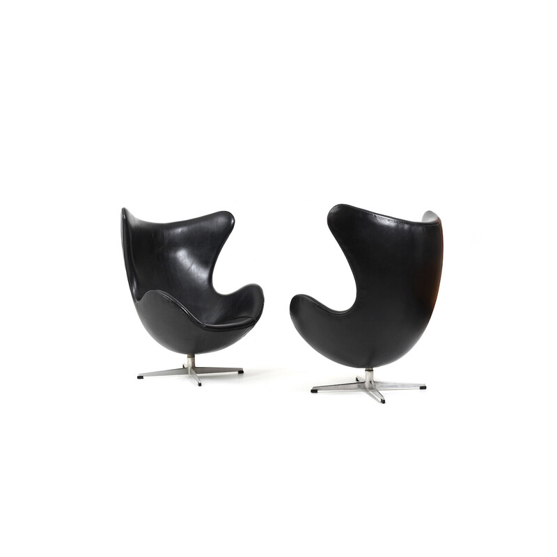 Pair of vintage Egg armchairs by Arne Jacobsen for Fritz Hansen, 1958