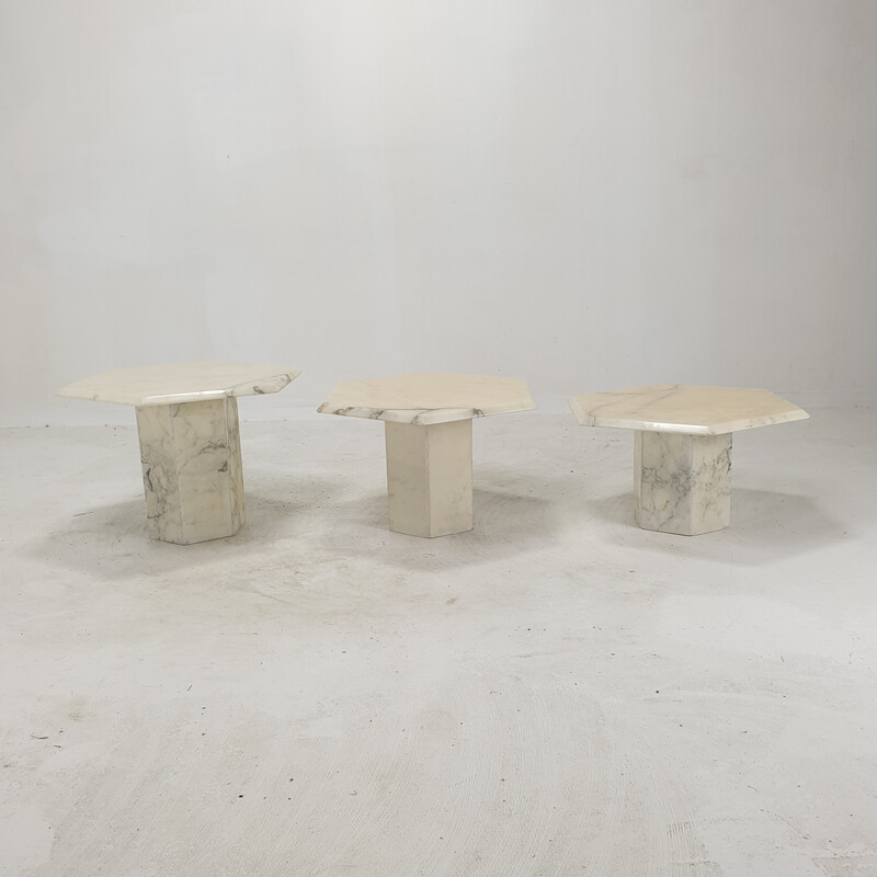 Juego de 3 mesas auxiliares vintage de mármol de Carrara, Italia años 80