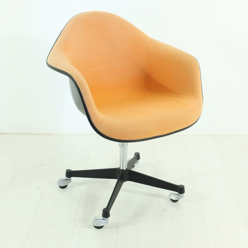 Desk chair by Eames for Herman Miller terracotta color - 1960s