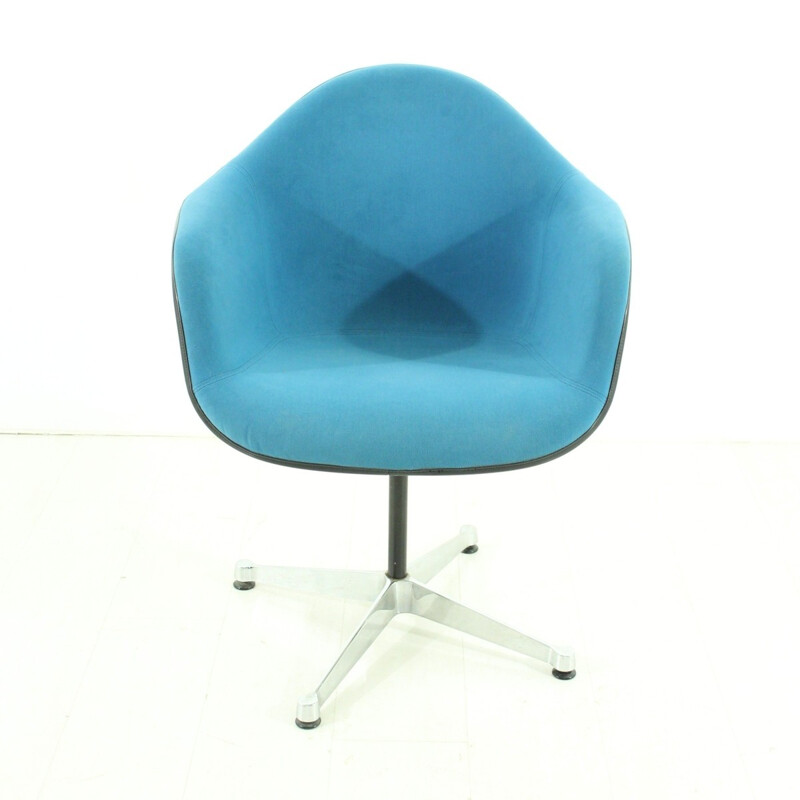 Blue armchair by Eames for Herman Miller - 1960s