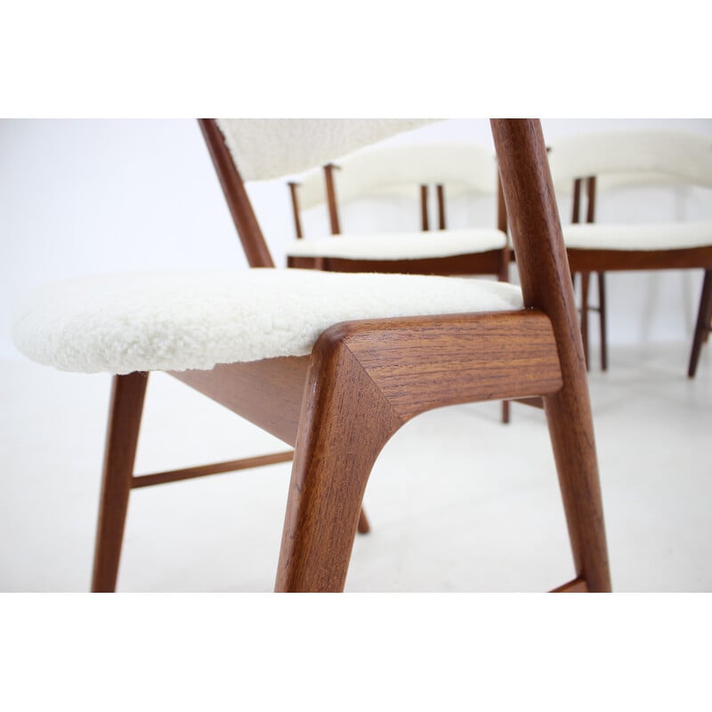 Set of 6 vintage model 32 dining chairs in sheepskin fabric and teak by Kai Kristiansen, Denmark 1960s