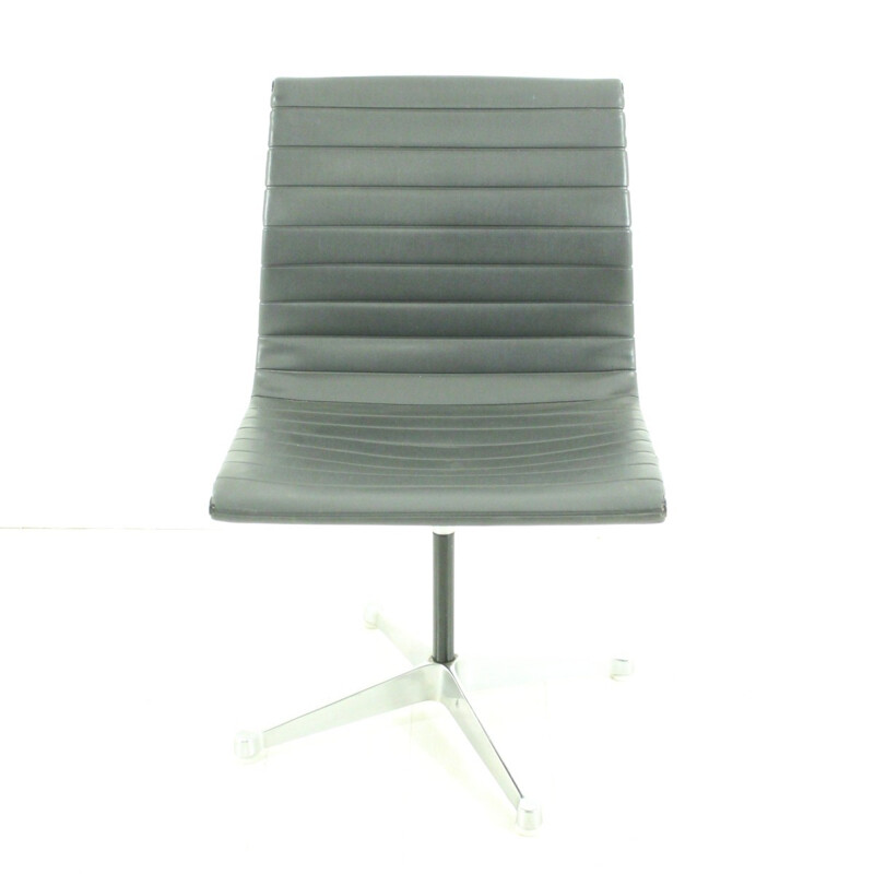 Fauteuil "EA101" pivotant par Eames pour Herman Miller - 1960