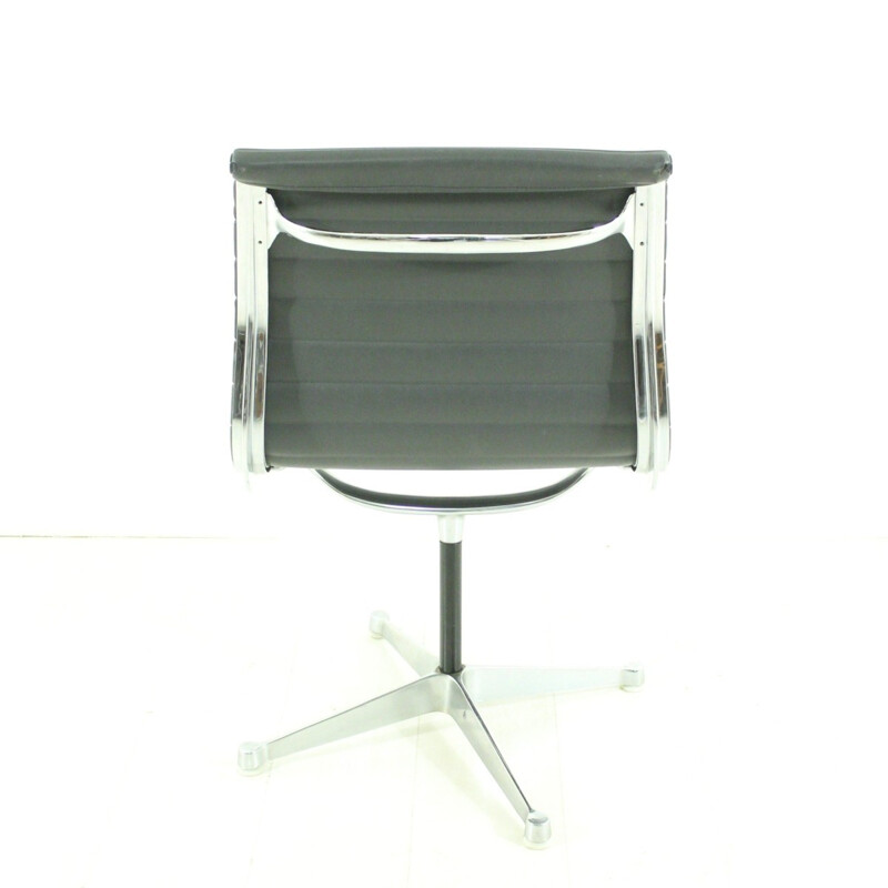 Fauteuil "EA101" pivotant par Eames pour Herman Miller - 1960