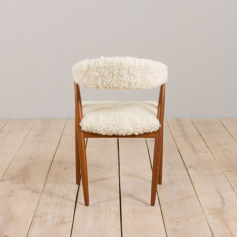 Cadeira dinamarquesa modelo 31 em pele de carneiro natural de Kai Kristiansen, década de 1960