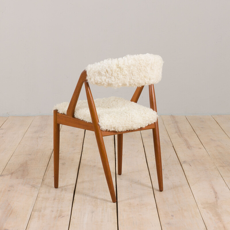 Deense vintage stoel model 31 in natuurlijke schapenvacht bekleed door Kai Kristiansen, jaren 1960