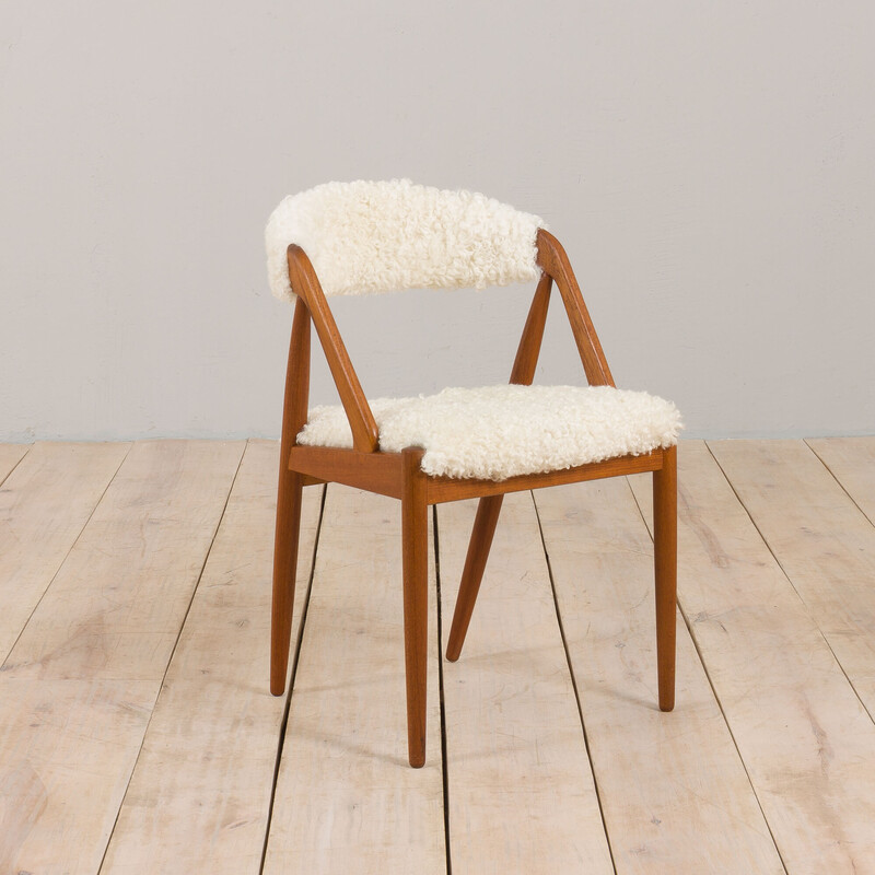 Deense vintage stoel model 31 in natuurlijke schapenvacht bekleed door Kai Kristiansen, jaren 1960