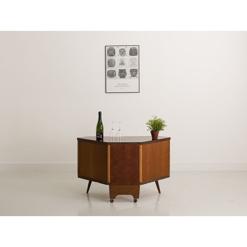 Mueble bar vintage con ruedas