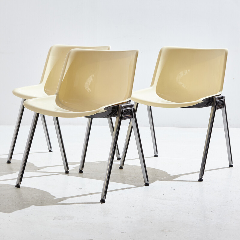 Vintage "Modus Sm 203" stackable plastic armchair by Osvaldo Borsani for Tecno, 1980s