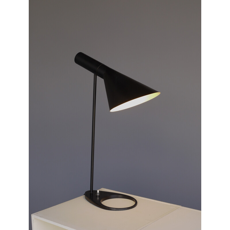 Lámpara de mesa Vintage Aj de Arne Jacobsen para Louis Poulsen, años 60