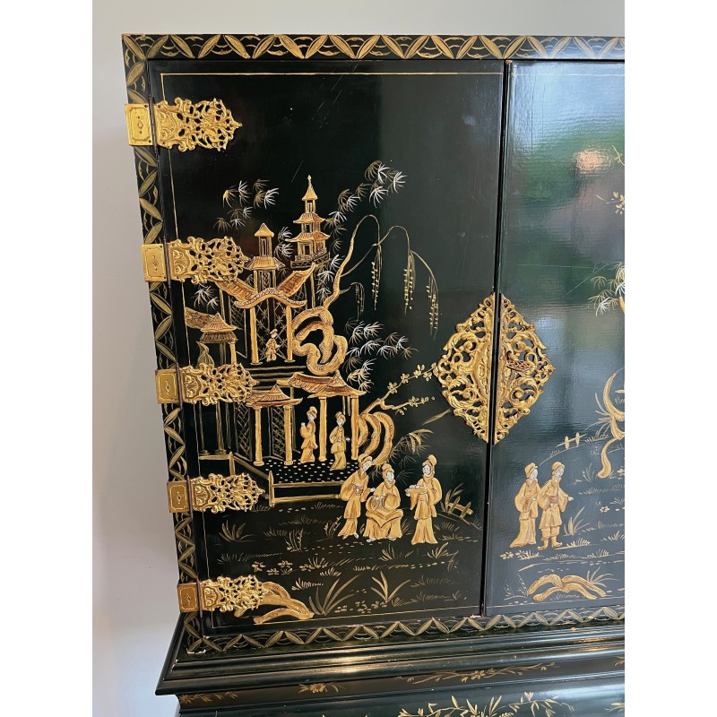 Vintage display cabinet in Chinese lacquer and gilding, France 1940