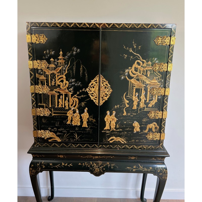 Vintage display cabinet in Chinese lacquer and gilding, France 1940