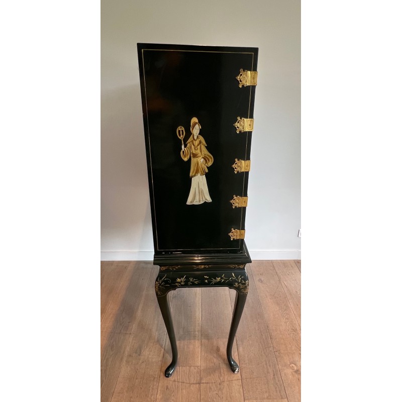 Vintage display cabinet in Chinese lacquer and gilding, France 1940