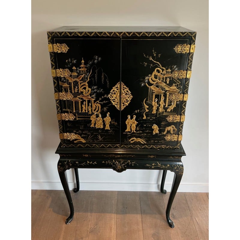 Vintage display cabinet in Chinese lacquer and gilding, France 1940