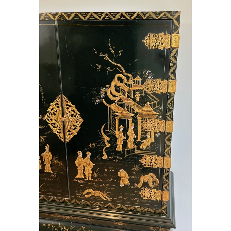 Vintage display cabinet in Chinese lacquer and gilding, France 1940