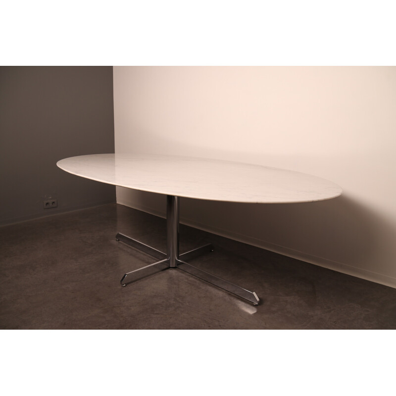 Vintage oval table in arabescato marble by Florence Knoll for Roche Bobois, France 1960