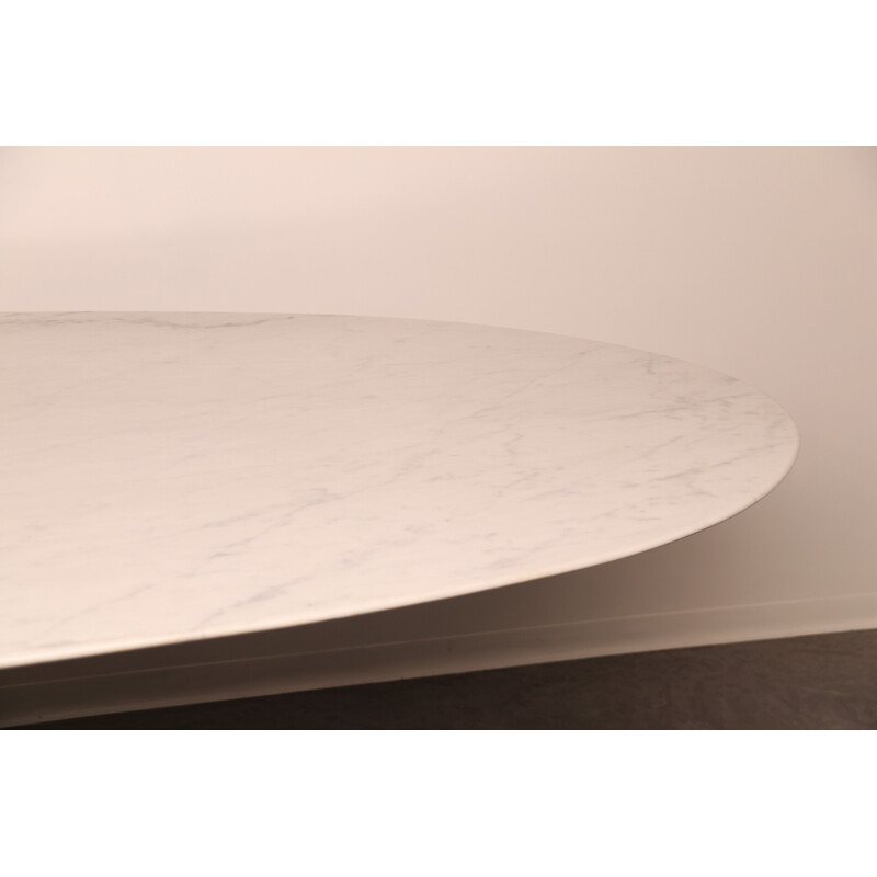 Vintage oval table in arabescato marble by Florence Knoll for Roche Bobois, France 1960