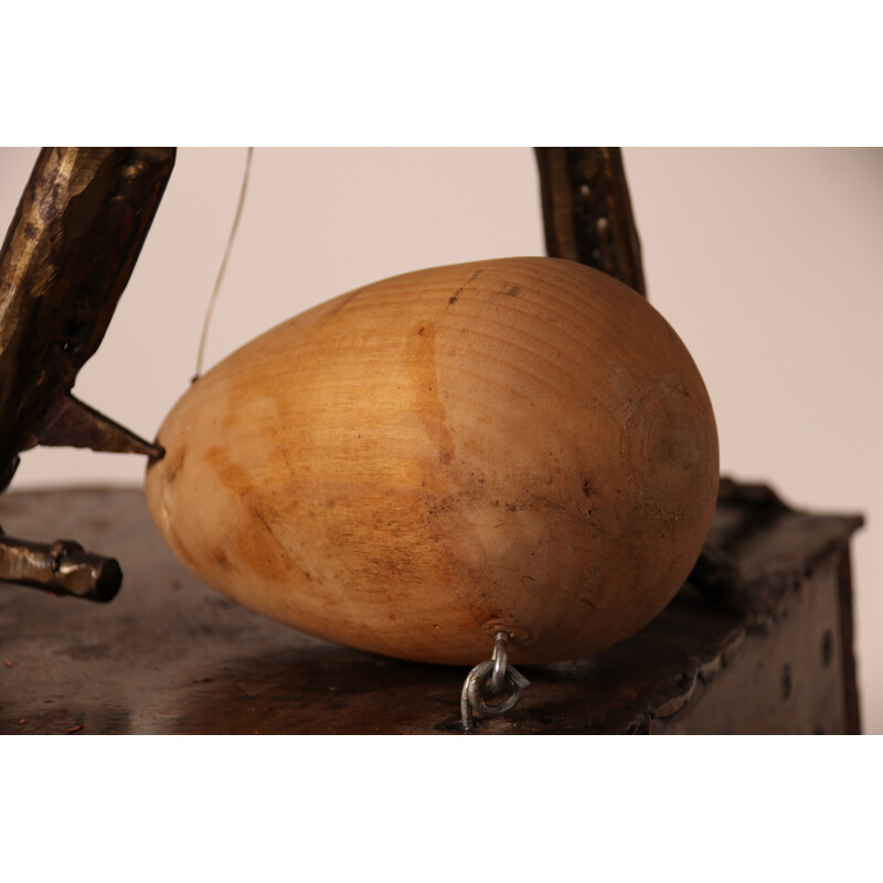 Handgefertigte Skulptur aus Holz und Metall "Oeuf Coq" des Künstlers Louis de Verdal, Frankreich